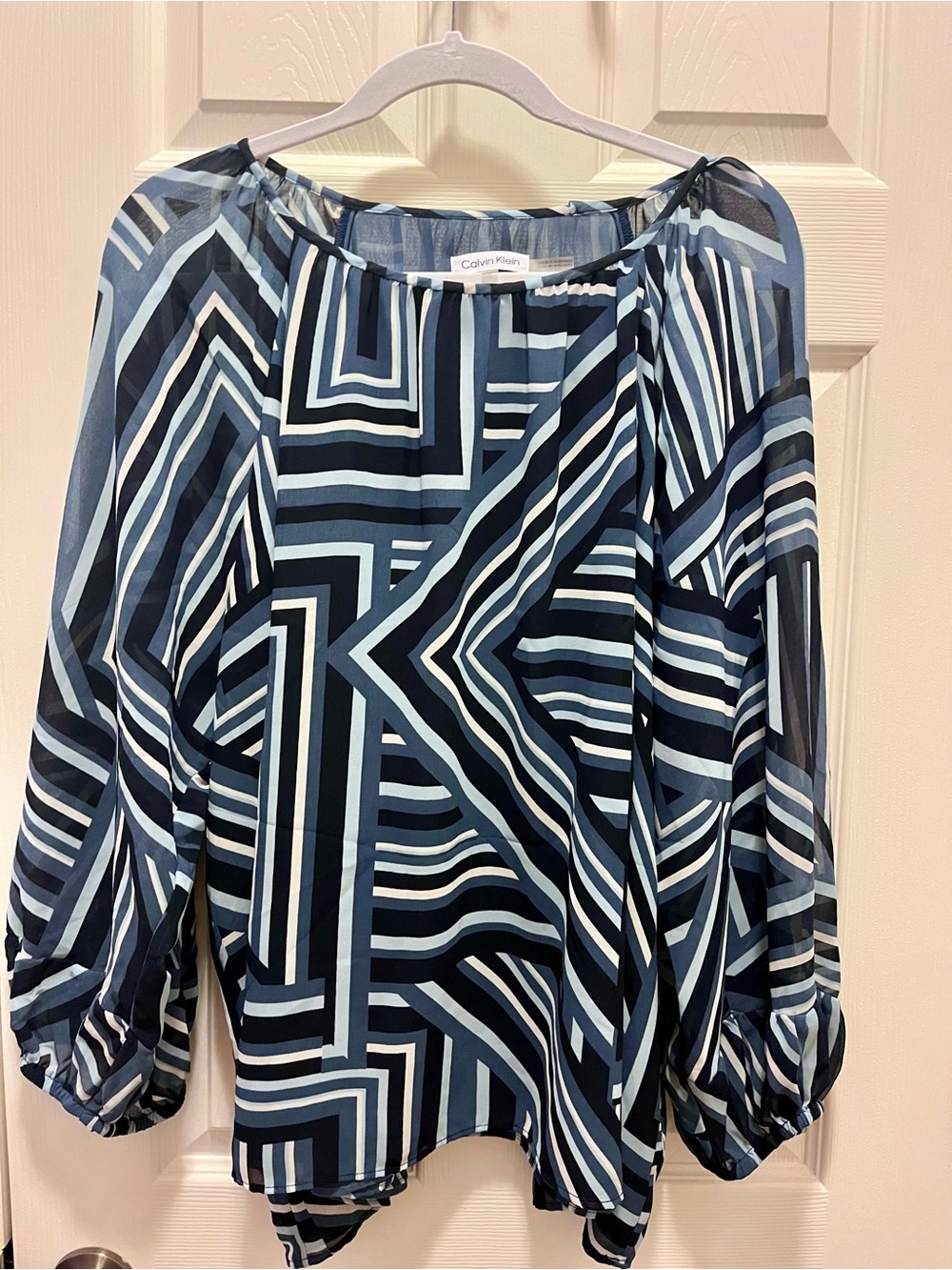 Calvin Klein 1X Blue Geometric Print Sheer Sleeve Blouse